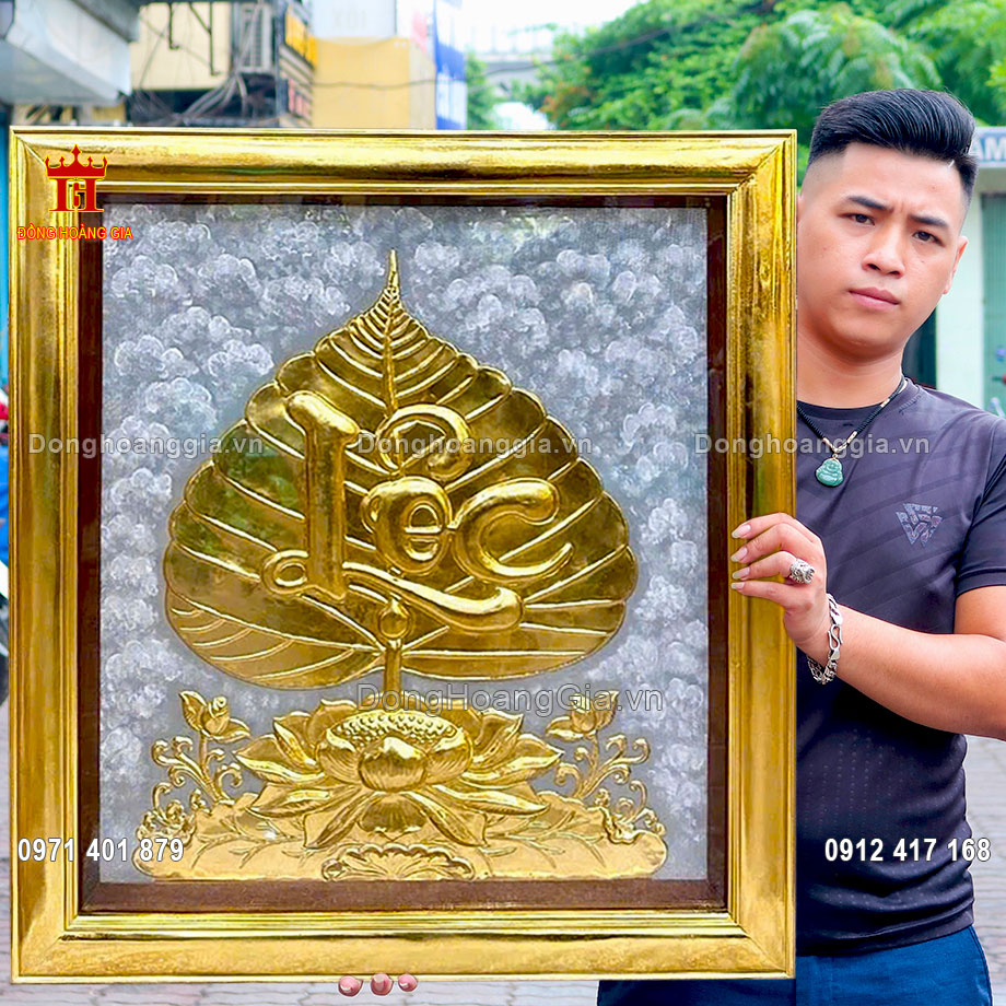Họa tiết lá bồ đề, hoa sen, chữ lộc được làm với giá trị thẩm mỹ cao